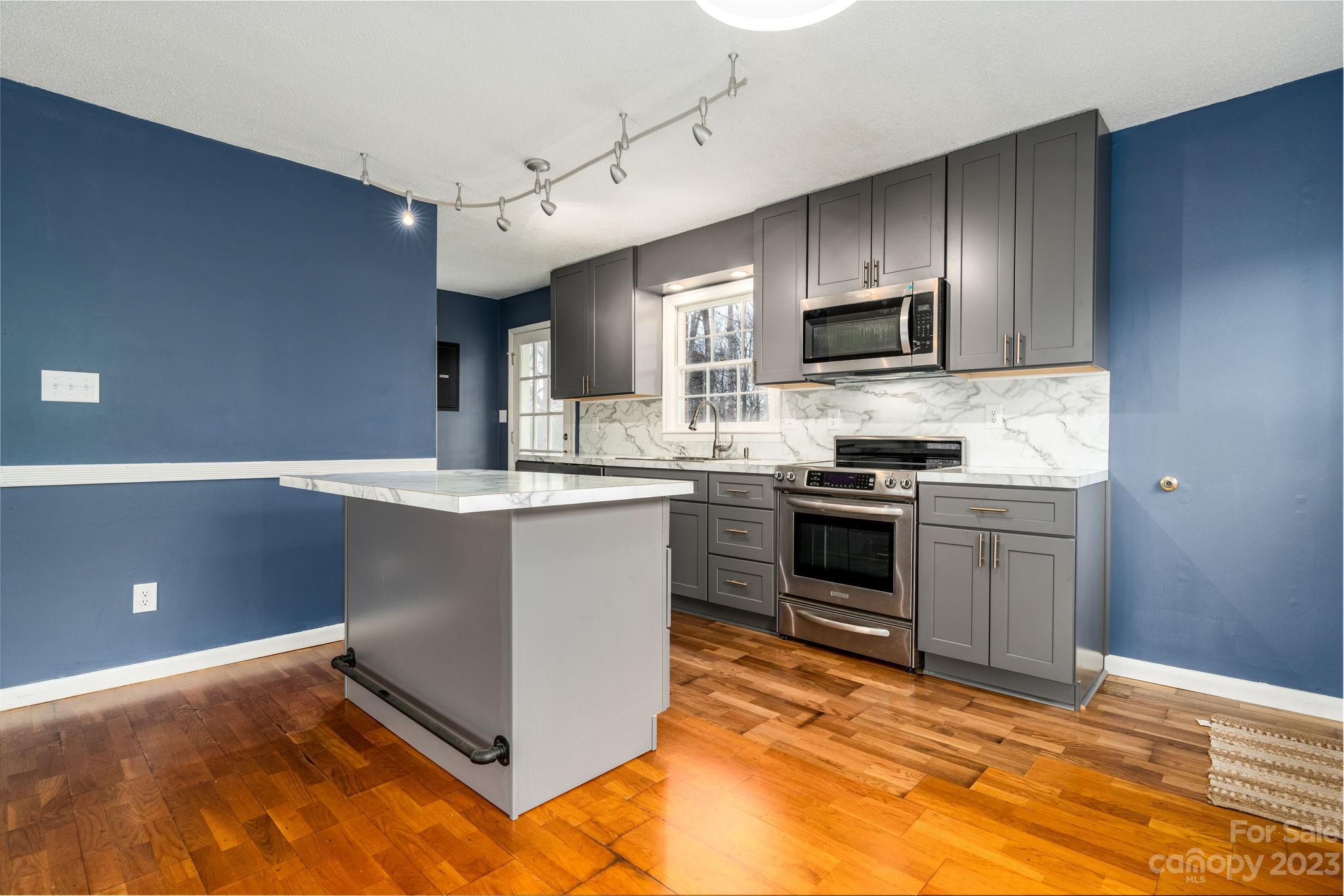 Jamestowne - Residential