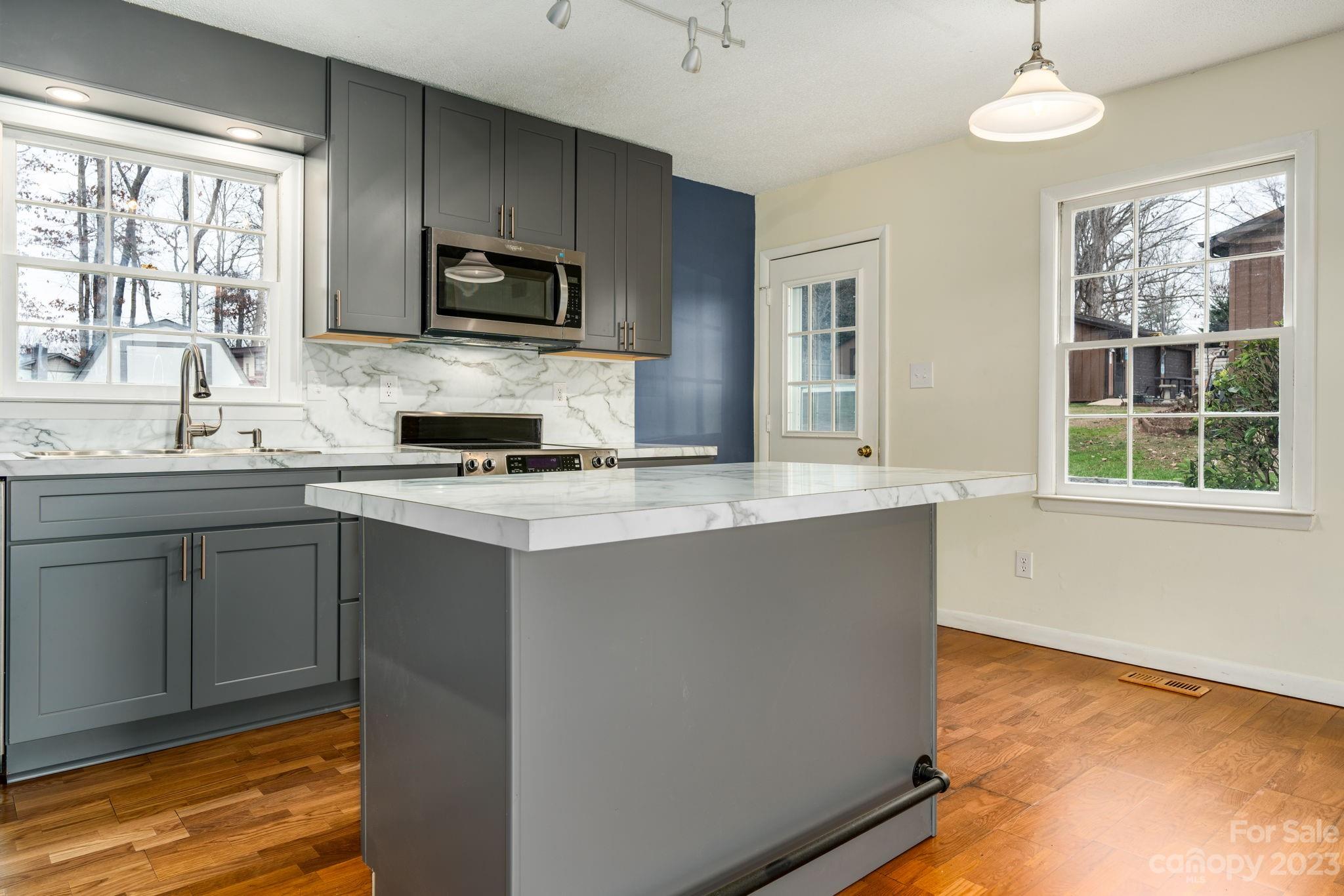 Jamestowne - Residential