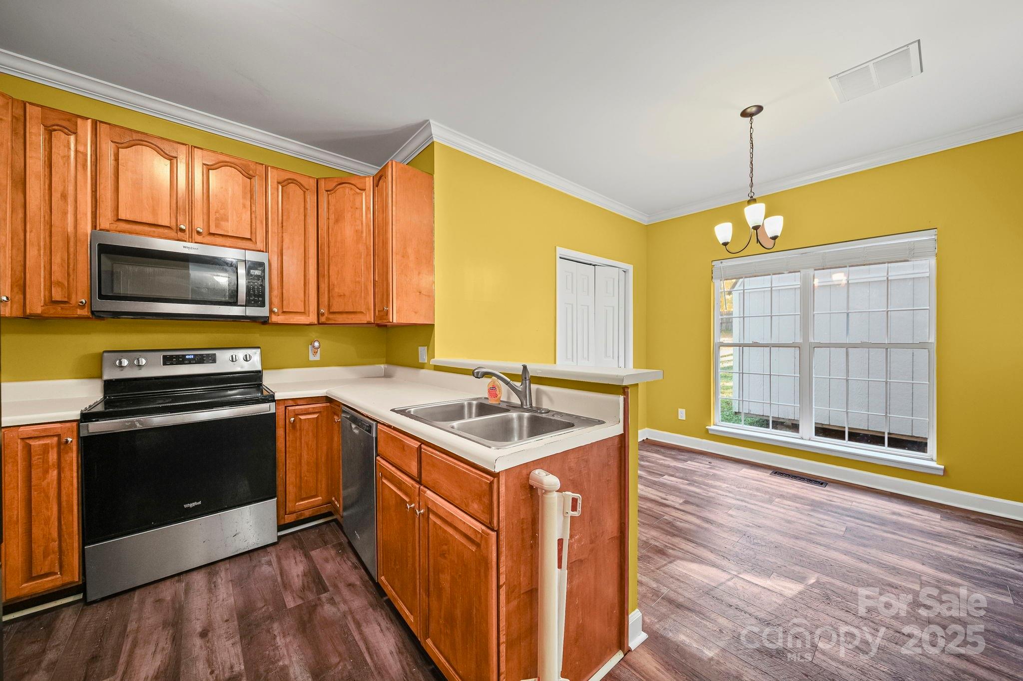 148 Highland Woods Drive