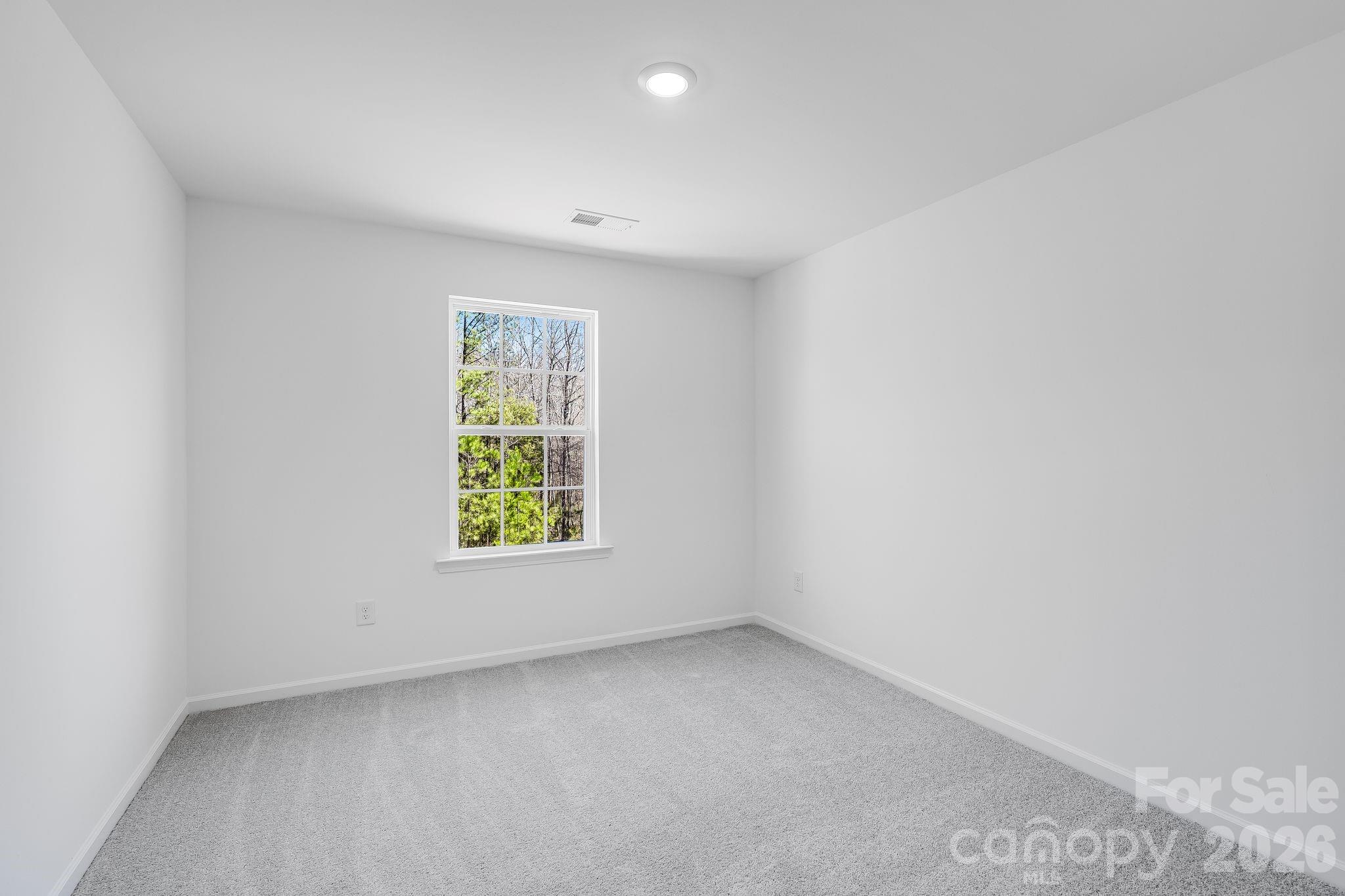 696 Sparano Loop