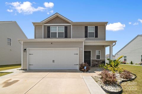 2011 Valdosta Way Charlotte NC 28215