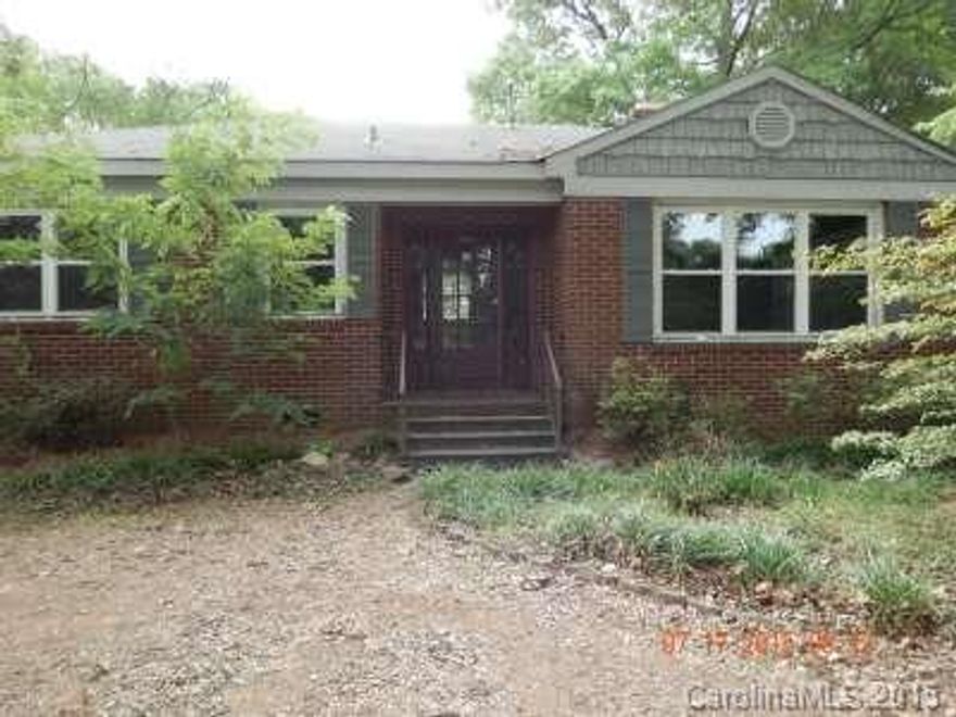 Quaint brick home centrally located in Gastonia. Only a few minutes from I-85 and all major highways, shopping, hospital & more. The house features large, spacious rooms. Detached garage in the back can provide excellent storage. Enjoy cookout's and more on the large deck .