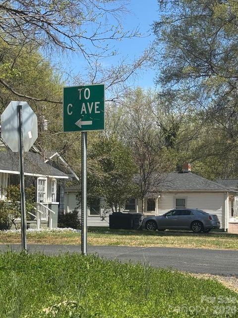 2015 C Avenue Charlotte NC 28216