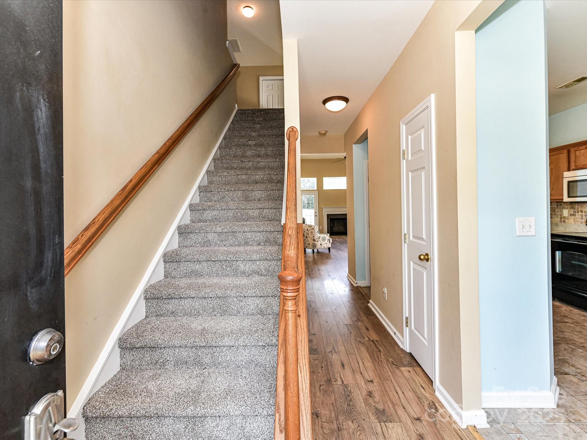 4237 Piccadilly Lane