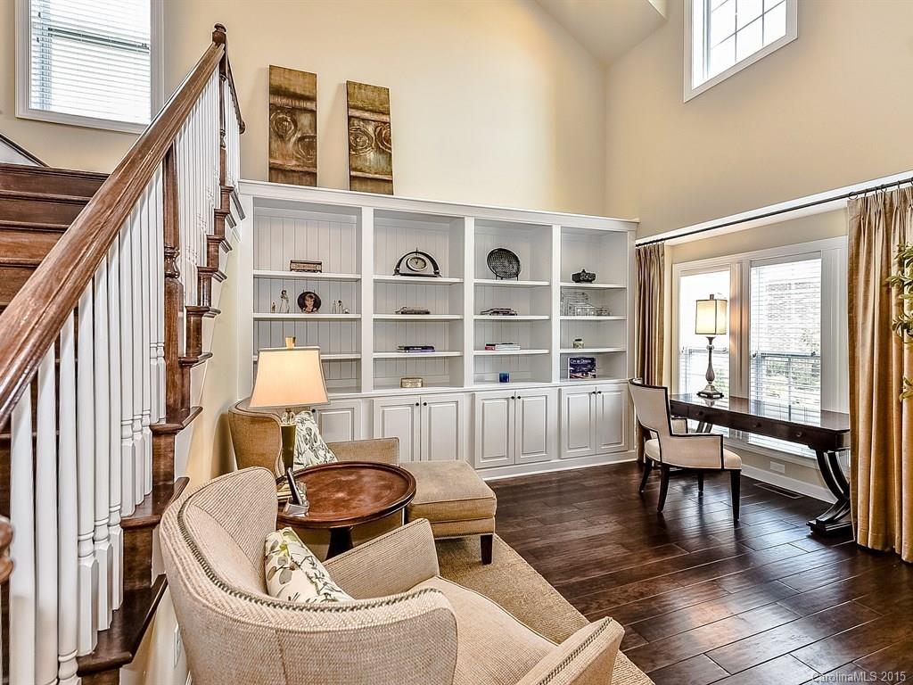 Hollister - Residential