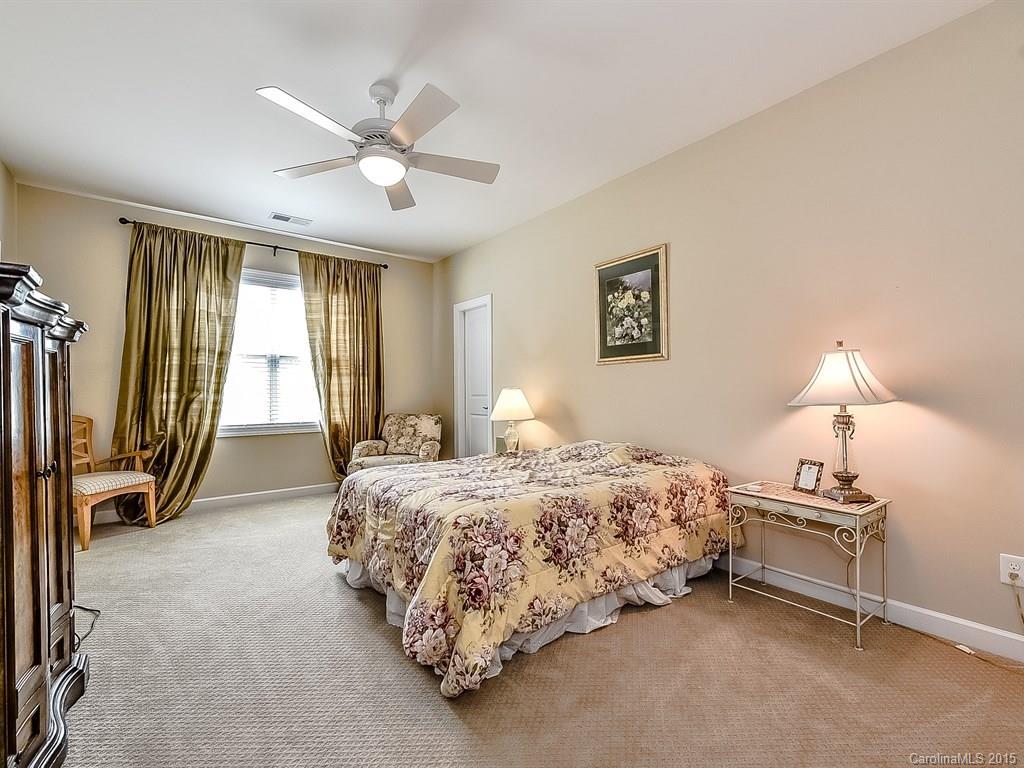 Hollister - Residential