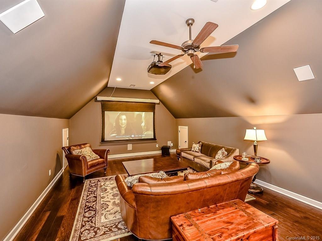 Hollister - Residential