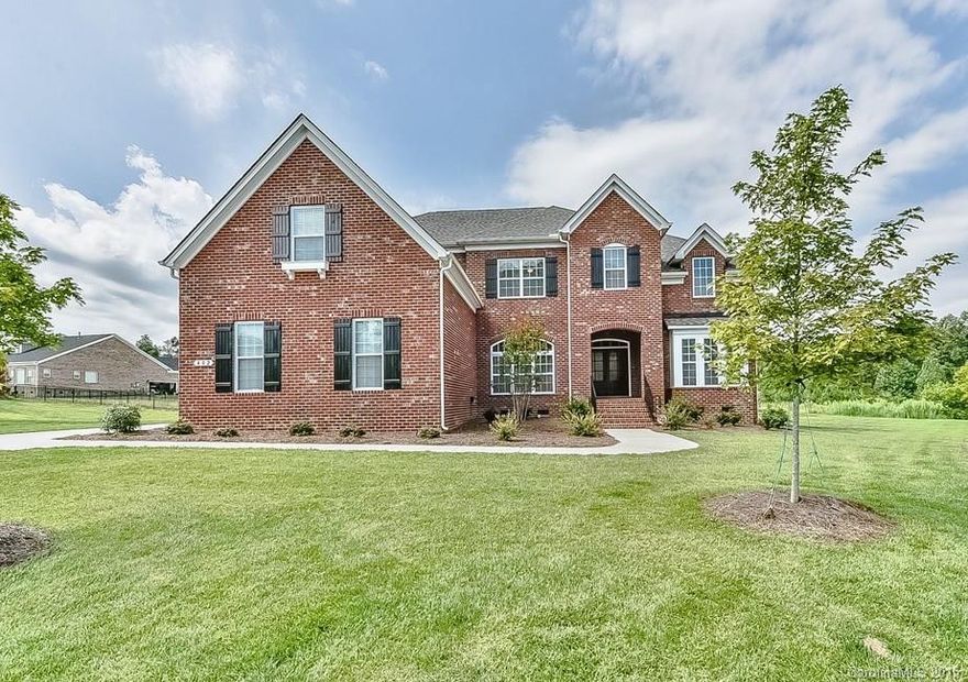Absolutely Gorgeous Full Brick with a Large Verdana Nestled on a Quiet Cul-de-sac. Warm & gracious open flow! All the bells & whistles: dark, rich wide hardwoods, modern lighting, plantation shutters & blinds, oil brushed bronze hardware, millwork, speakers & more! Chef's Kitchen w/all the details! Luxurious Master Suite w/ washer & dryer. Fabulous Theatre Room with bar & speakers! Practical Mud Room. Built-ins galore! Right by the walking trail! Set in amenity rich Hollister!