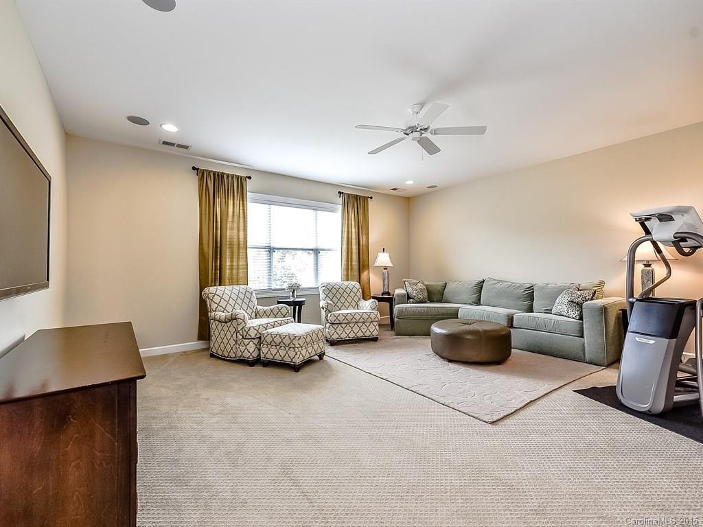 Hollister - Residential