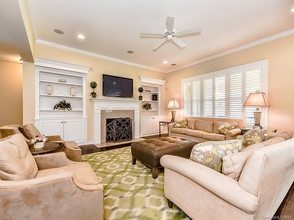 Hollister - Residential