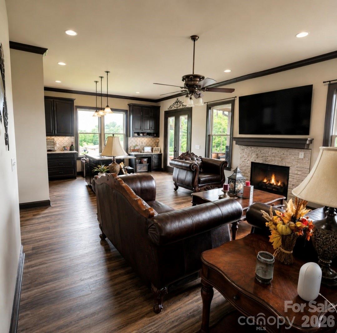 3233 Hahn Scott Road