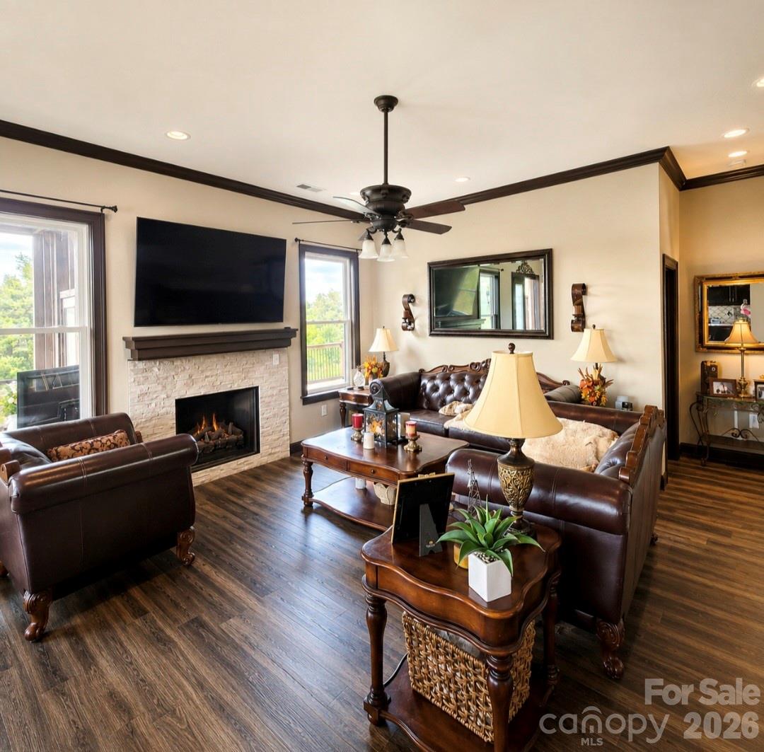 3233 Hahn Scott Road