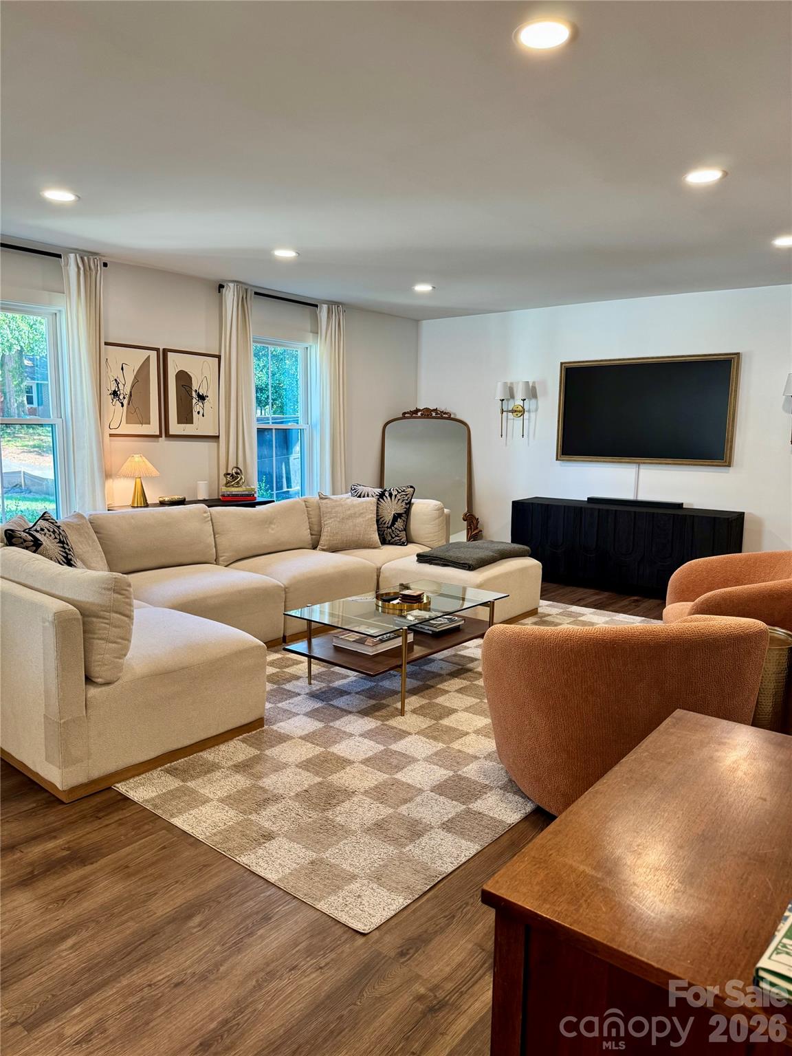 512 Manhasset Road