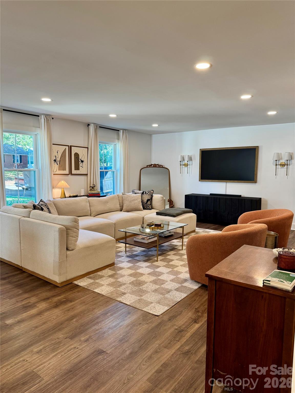 512 Manhasset Road