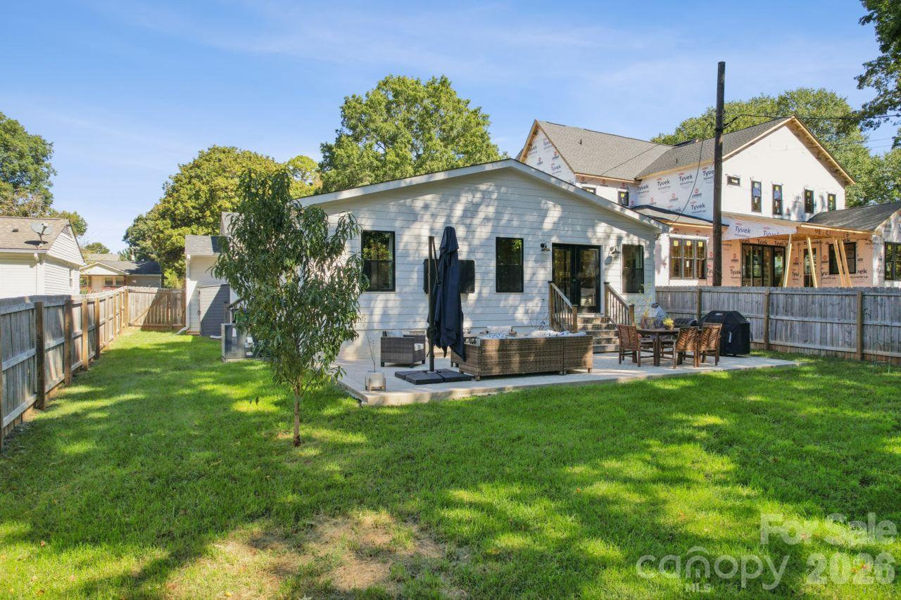 512 Manhasset Road