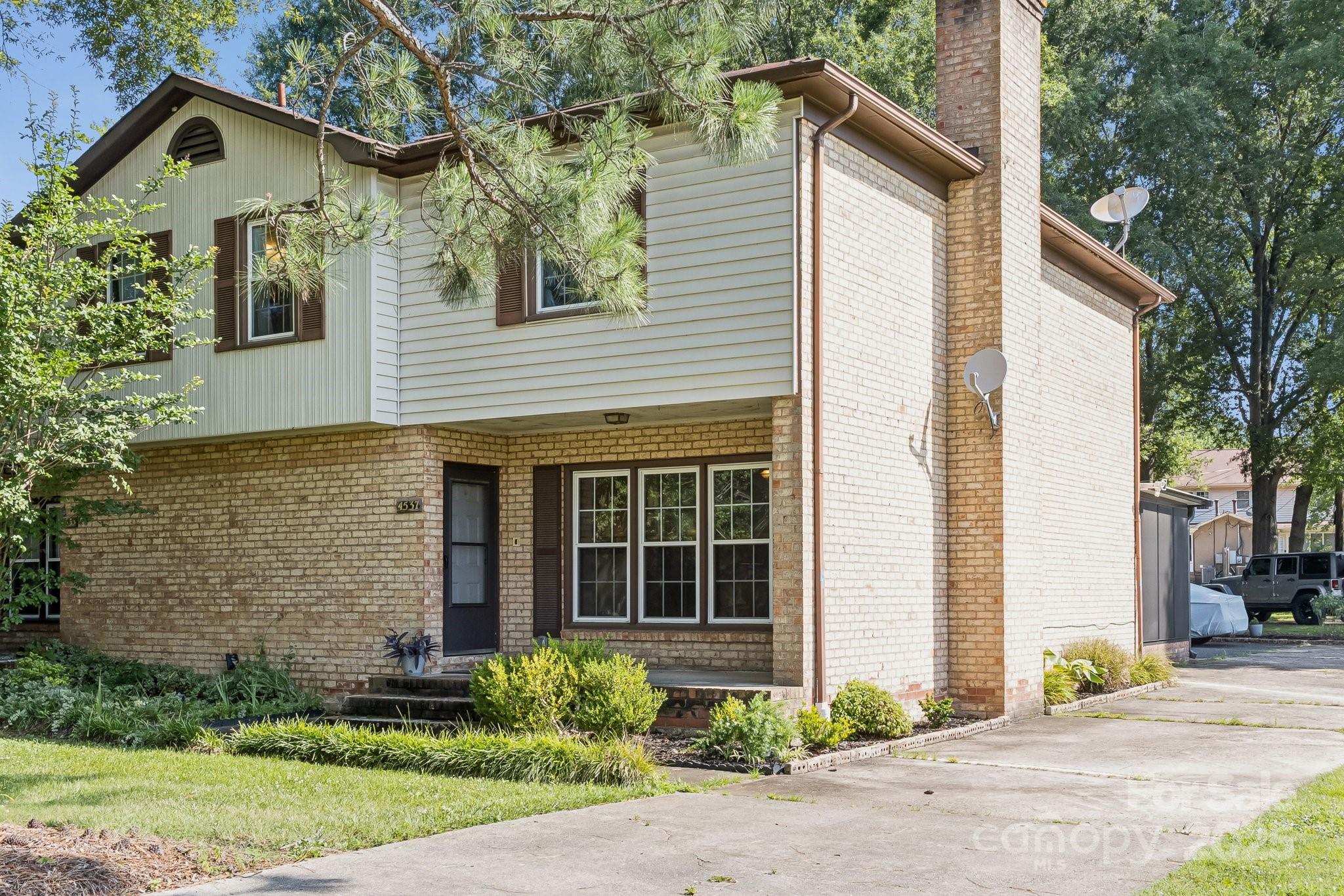 4537 Swan Meadow Lane