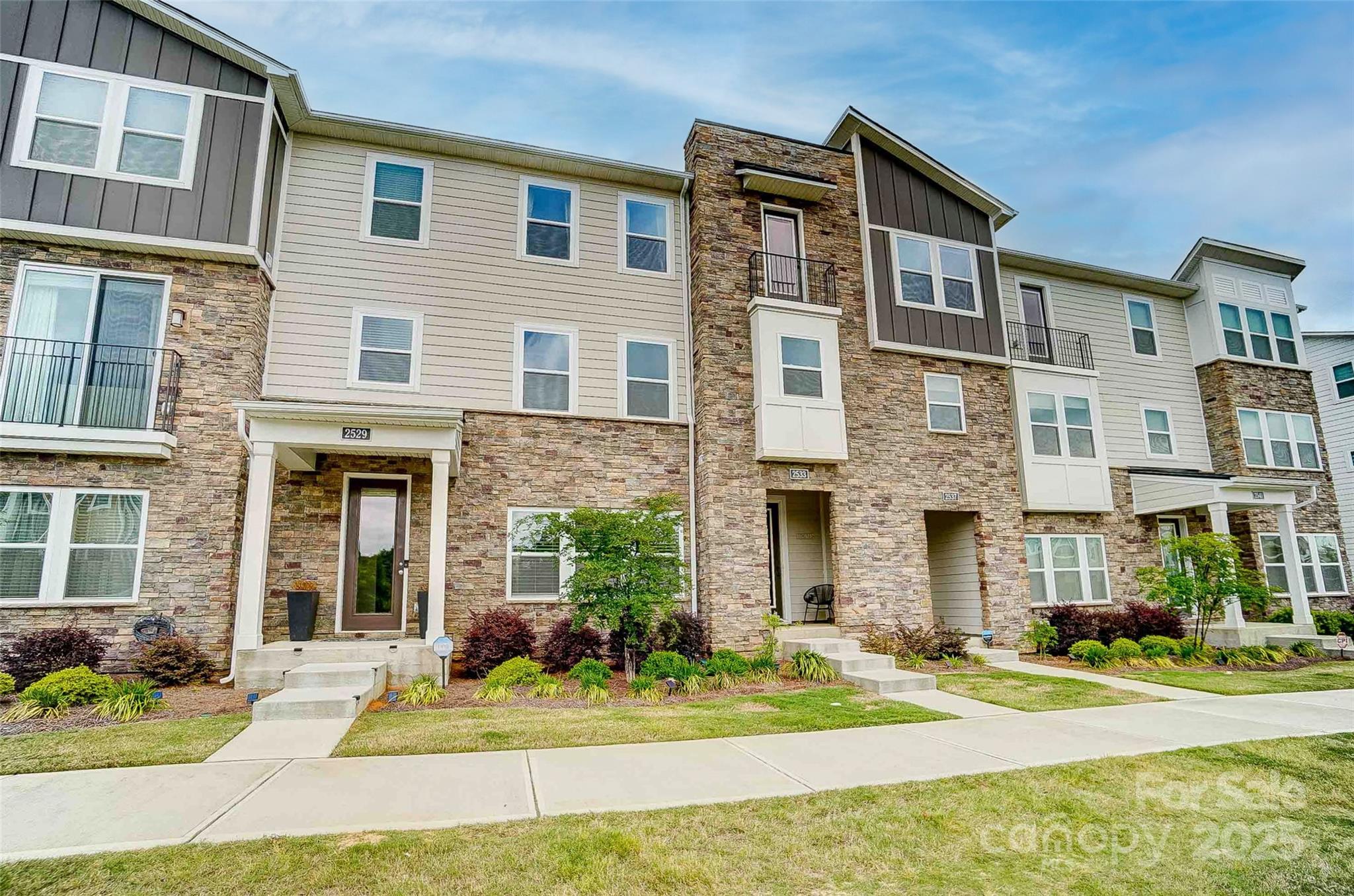 2533 Ensemble Court