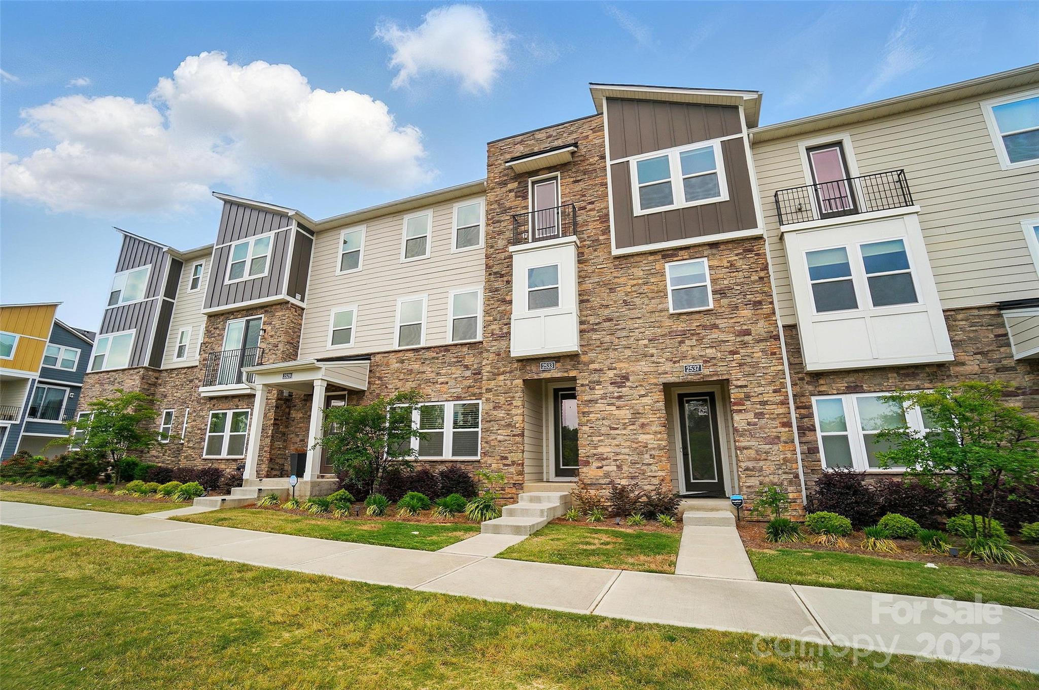 2533 Ensemble Court