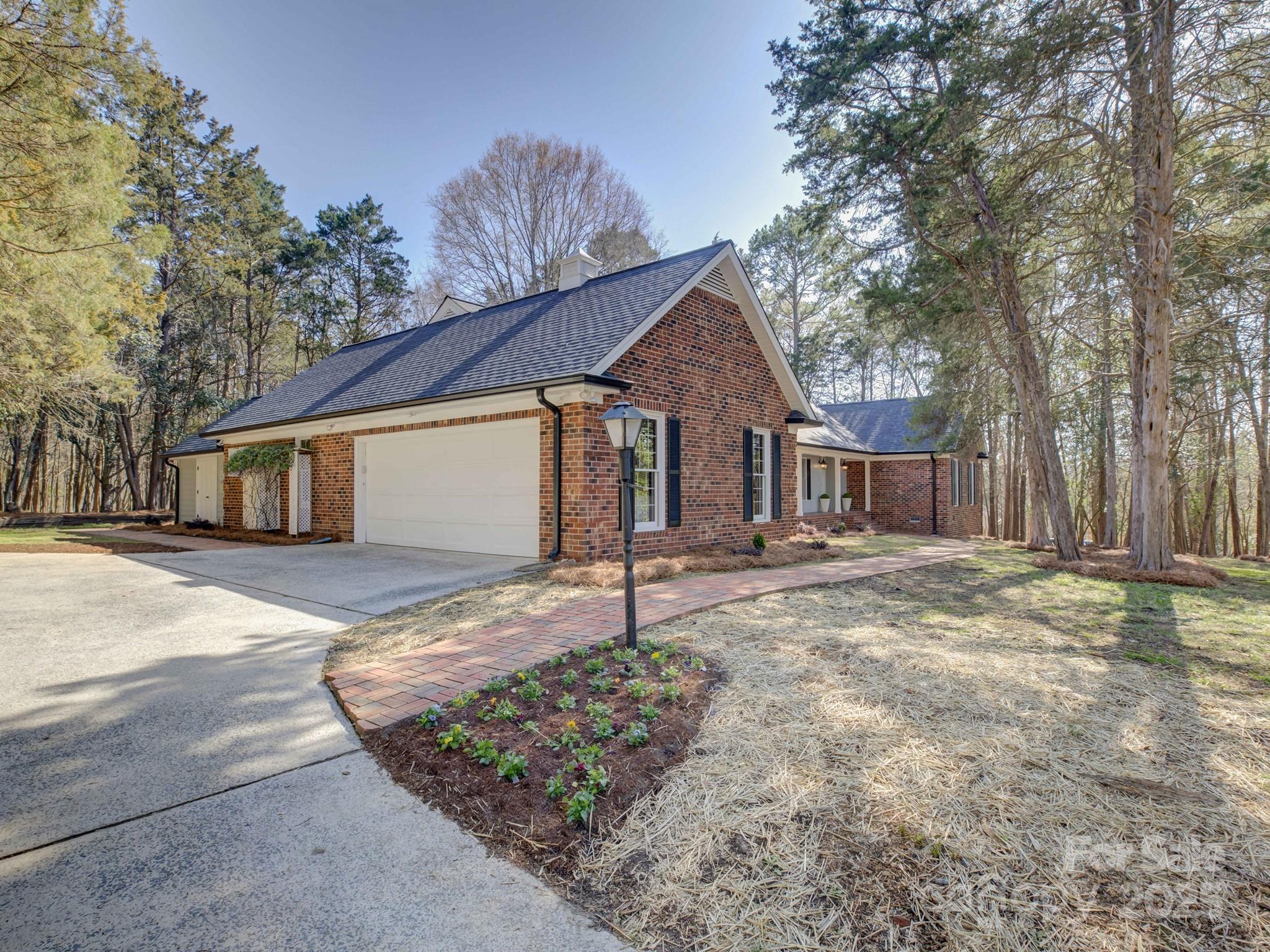 Five Knolls Estates - Residential