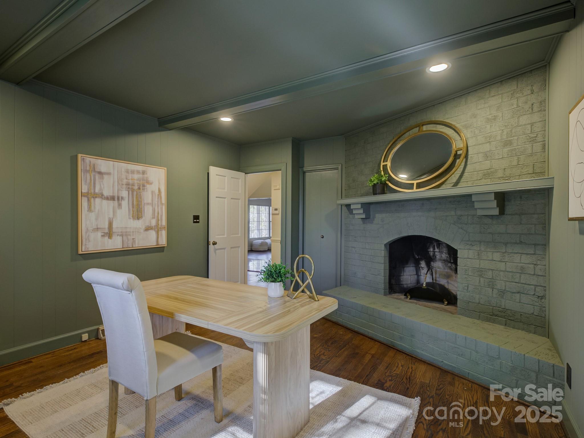 Five Knolls Estates - Residential