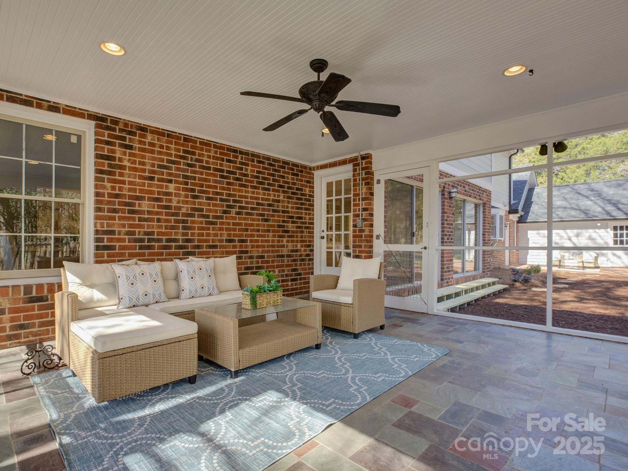 Five Knolls Estates - Residential