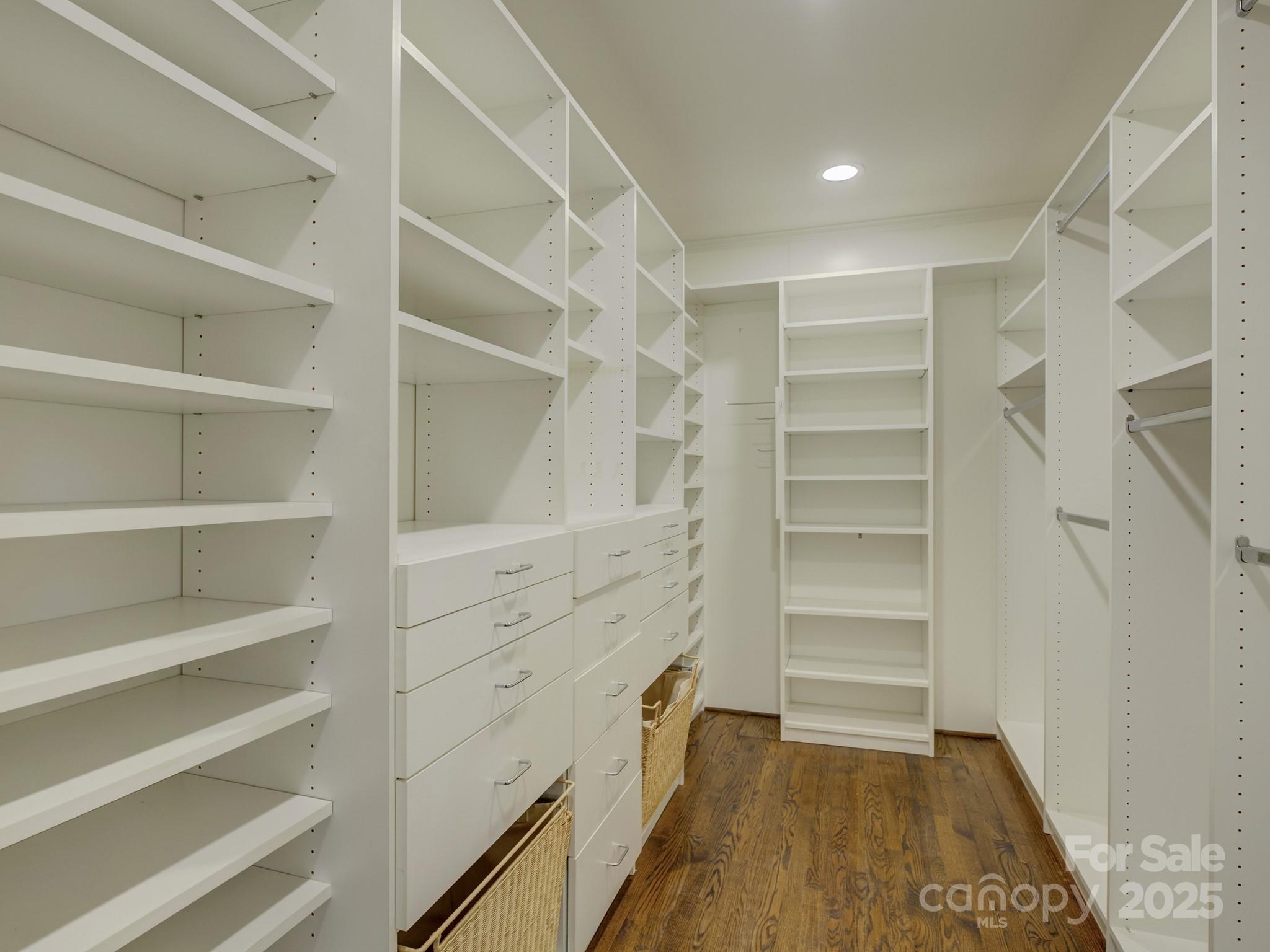 Five Knolls Estates - Residential