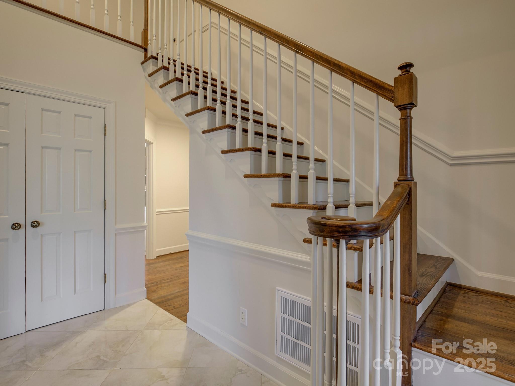 Five Knolls Estates - Residential