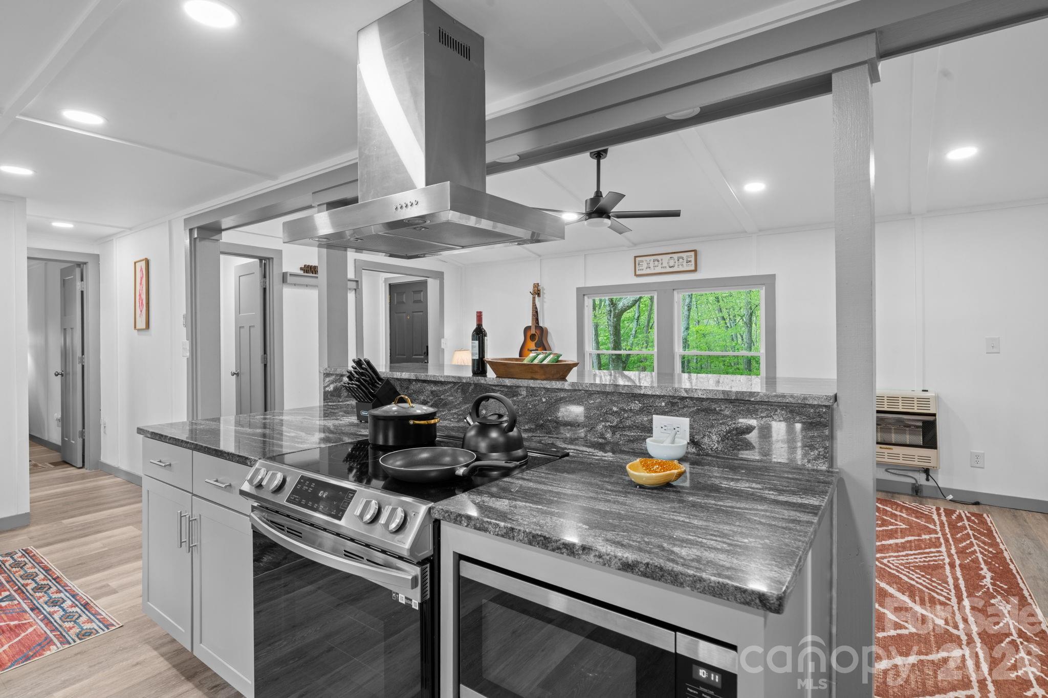 1426 Rainbow Trail