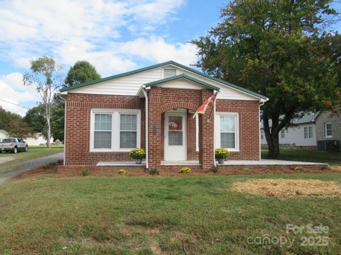 Photo of 1109 E Main Street, Maiden, NC 28650 (MLS # 4309958)