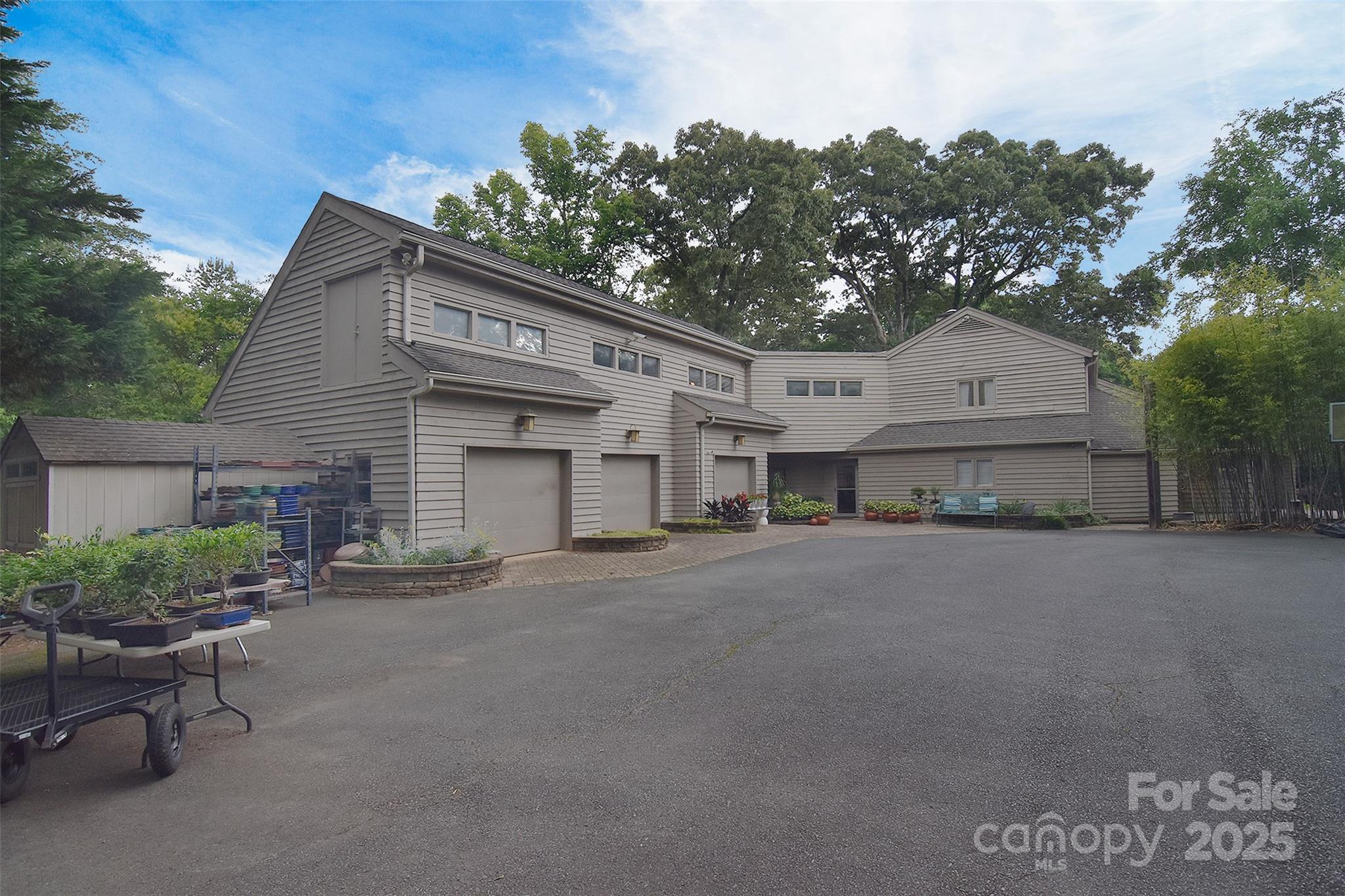 9625 Surface Hill Road