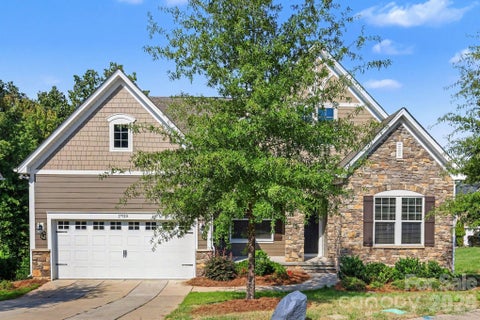 Photo of 17920 Culross Lane, Charlotte, NC 28278 (MLS # 4422290)
