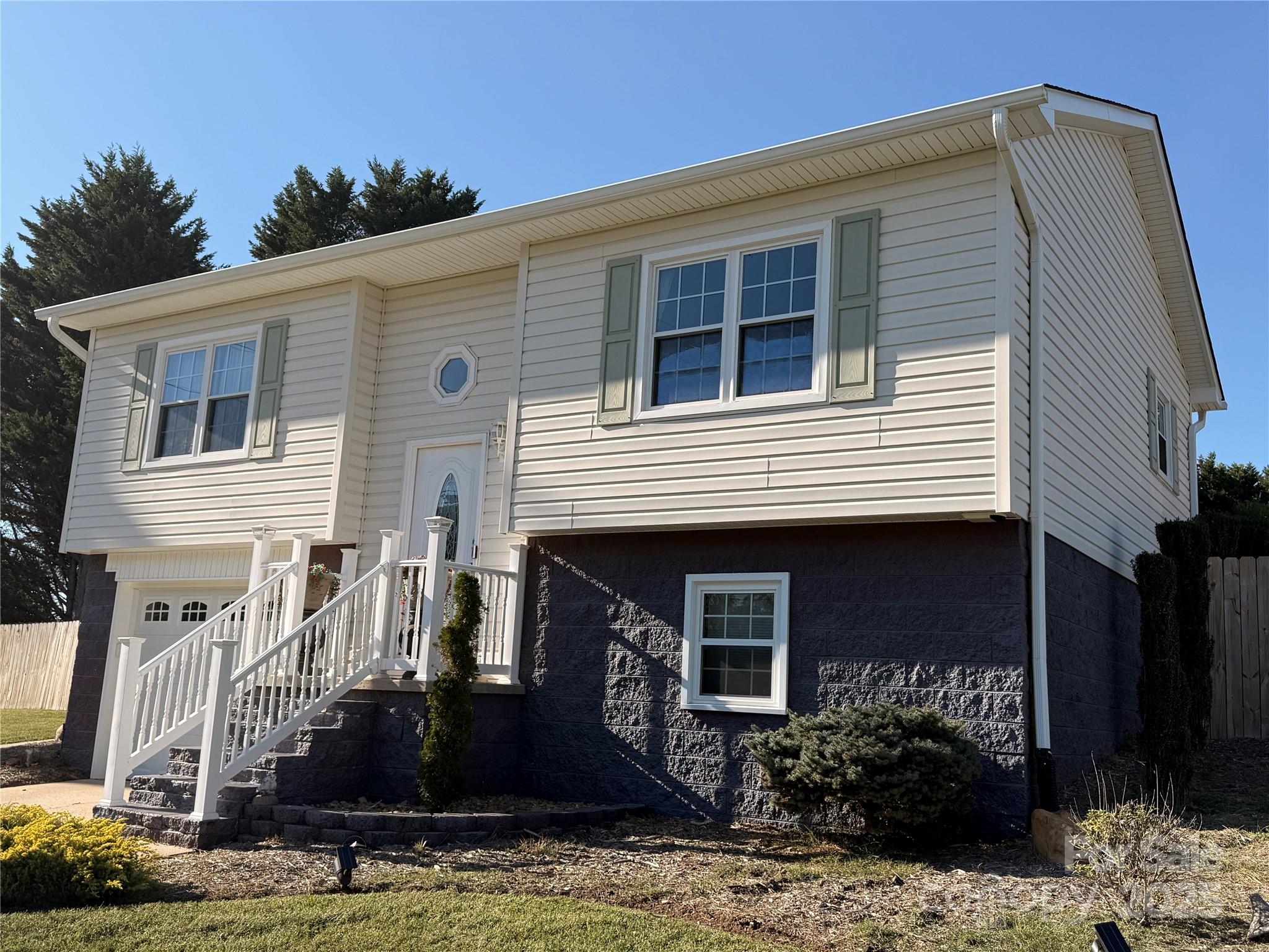 17 Maple Drive