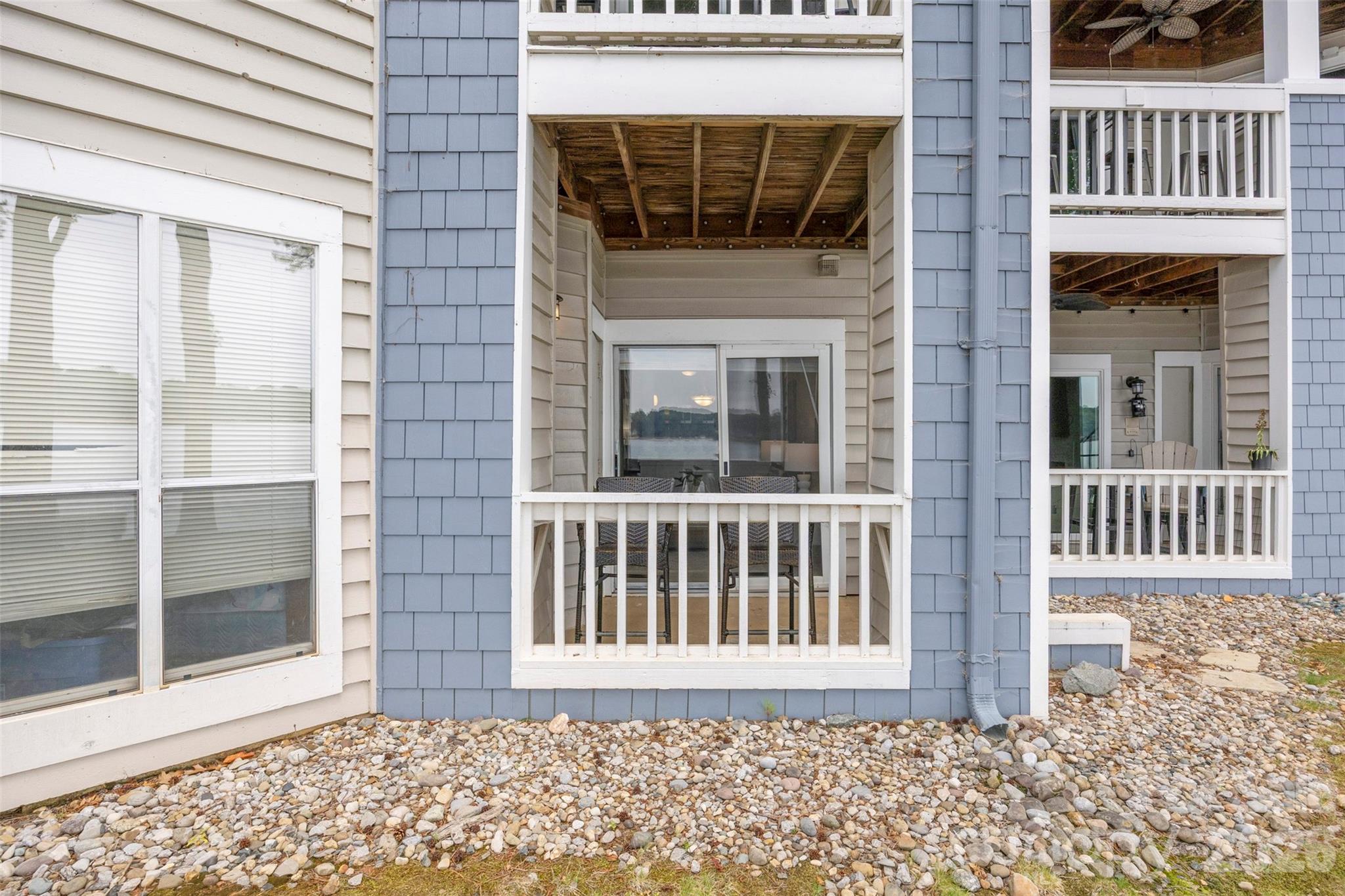 907 Southwest Drive