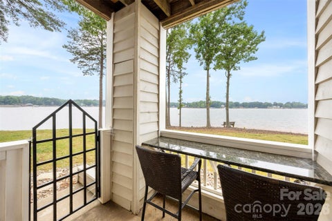 Photo of 907 Southwest Drive, Davidson, NC 28036 (MLS # 4392317)