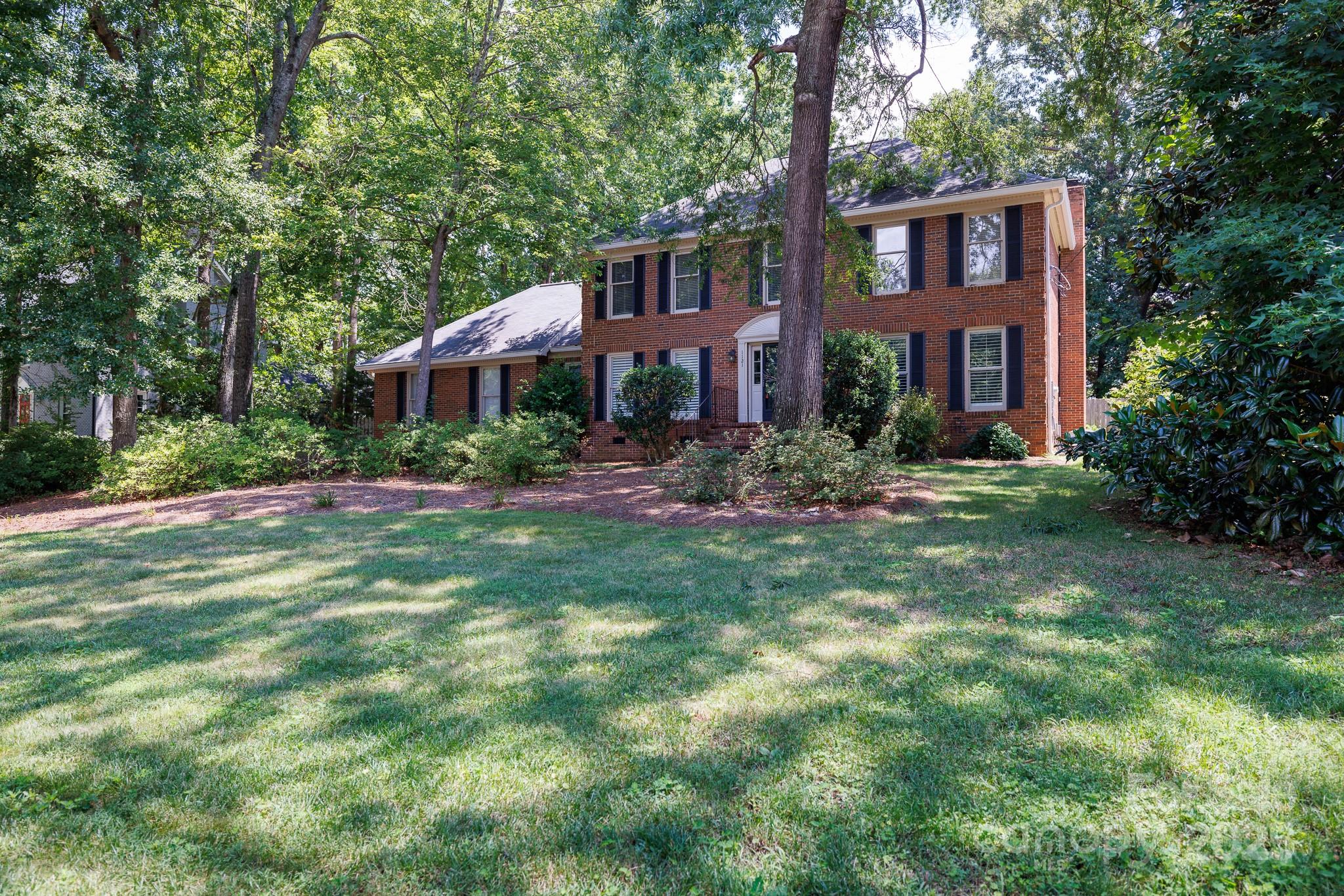 1121 Candlelight Drive
