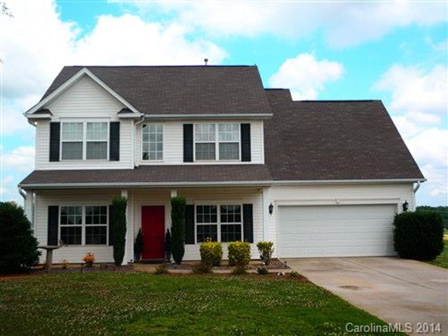 Move-in ready, living room, family room with gas log fireplace, kitchen with breakfast area, dining room, laundry room. Large Owner's suite with walk-in closet and delightful bath. Secondary bedrooms are well sized with good closet space, and large bonus room or 4th bedroom. Very nicely decorated and well maintained. Oversized 2 car garage. Corner lot in wonderful neighborhood close to all amenities.