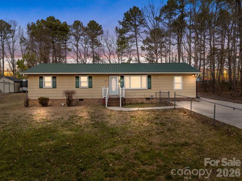 Photo of 289 Washington Park Road, Mount Gilead, NC 27306 (MLS # 4351643)