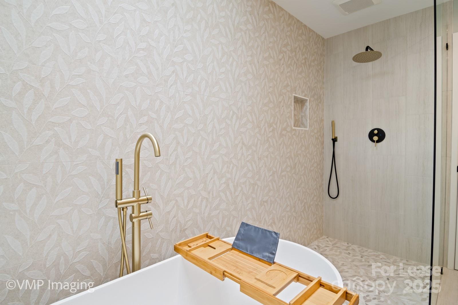 Spinnaker Cove - Residential Lease