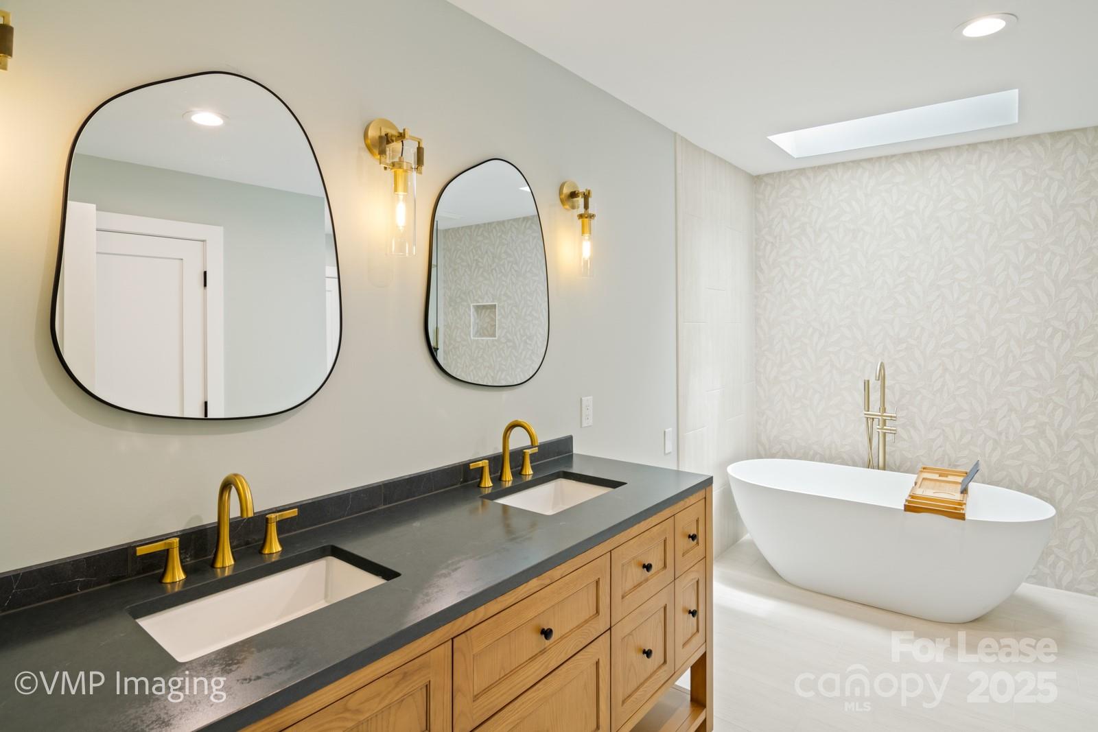 Spinnaker Cove - Residential Lease