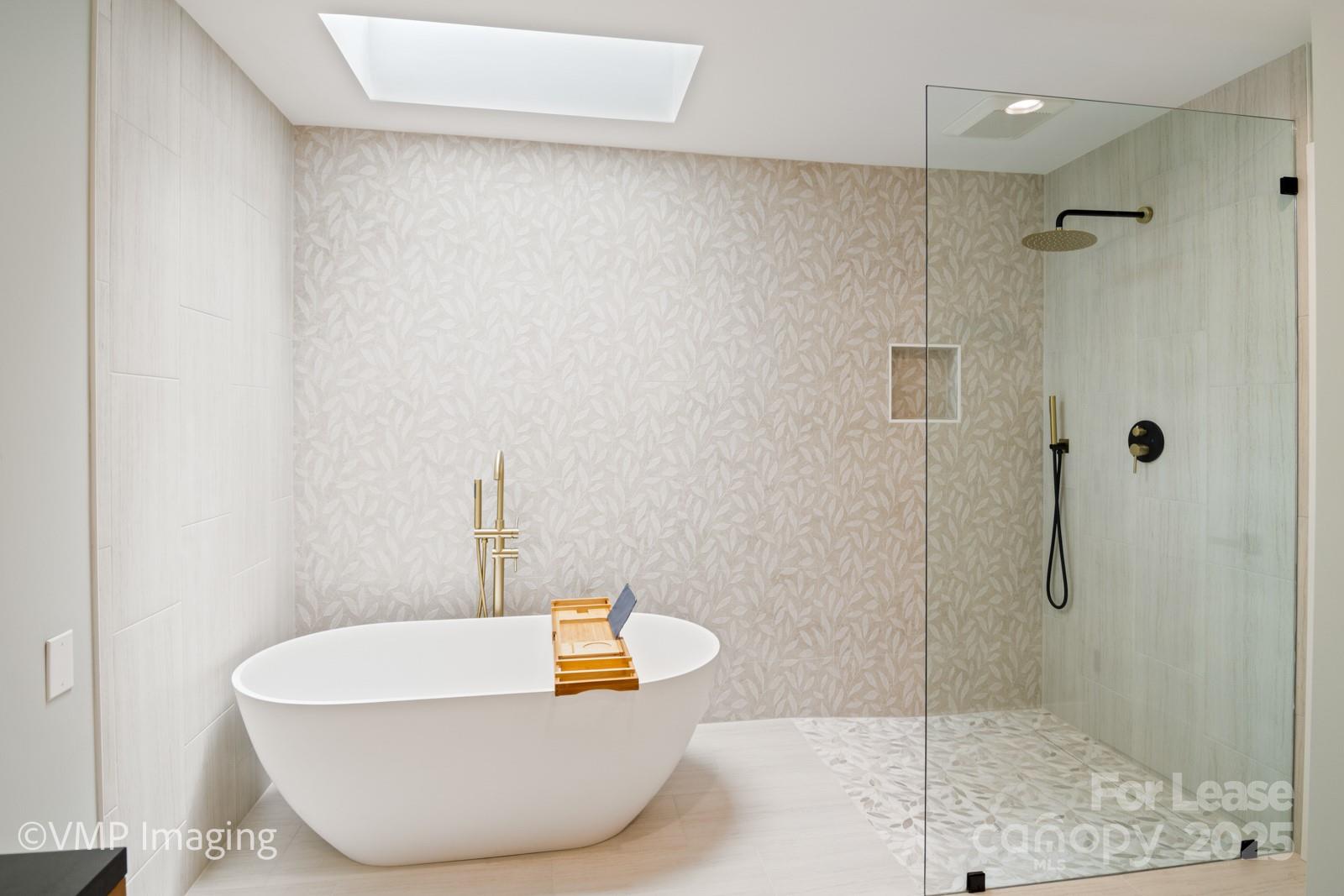 Spinnaker Cove - Residential Lease