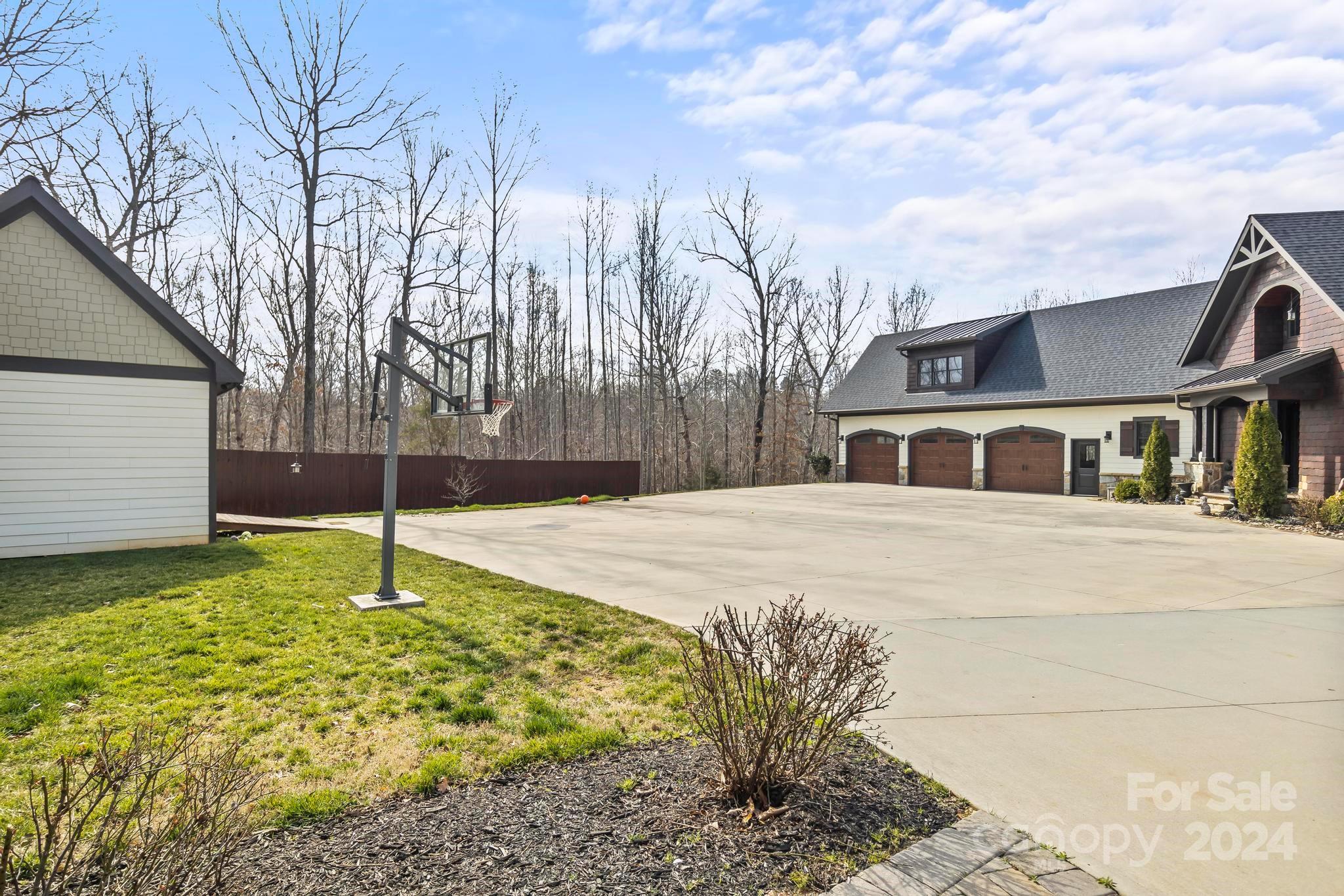 Jacobs Woods - Residential