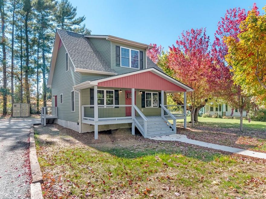 New construction!  Quality three bedroom, two and half bath home, within walking distance to downtown and local shopping and restaurants.  Inviting large covered front porch, wood floors, nine foot ceilings, stainless steel appliances, granite counter tops, ceramic tile bathrooms, lots of storage, plenty of parking, level yard, and easy upkeep.  Located in a quiet neighborhood.