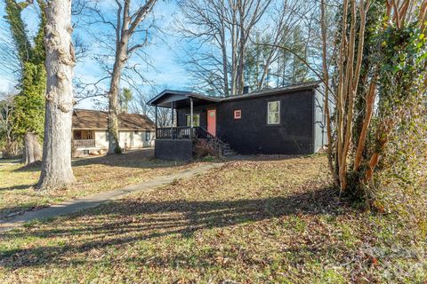 Photo of 17 Springdale Avenue, Asheville, NC 28803 (MLS # 4359198)