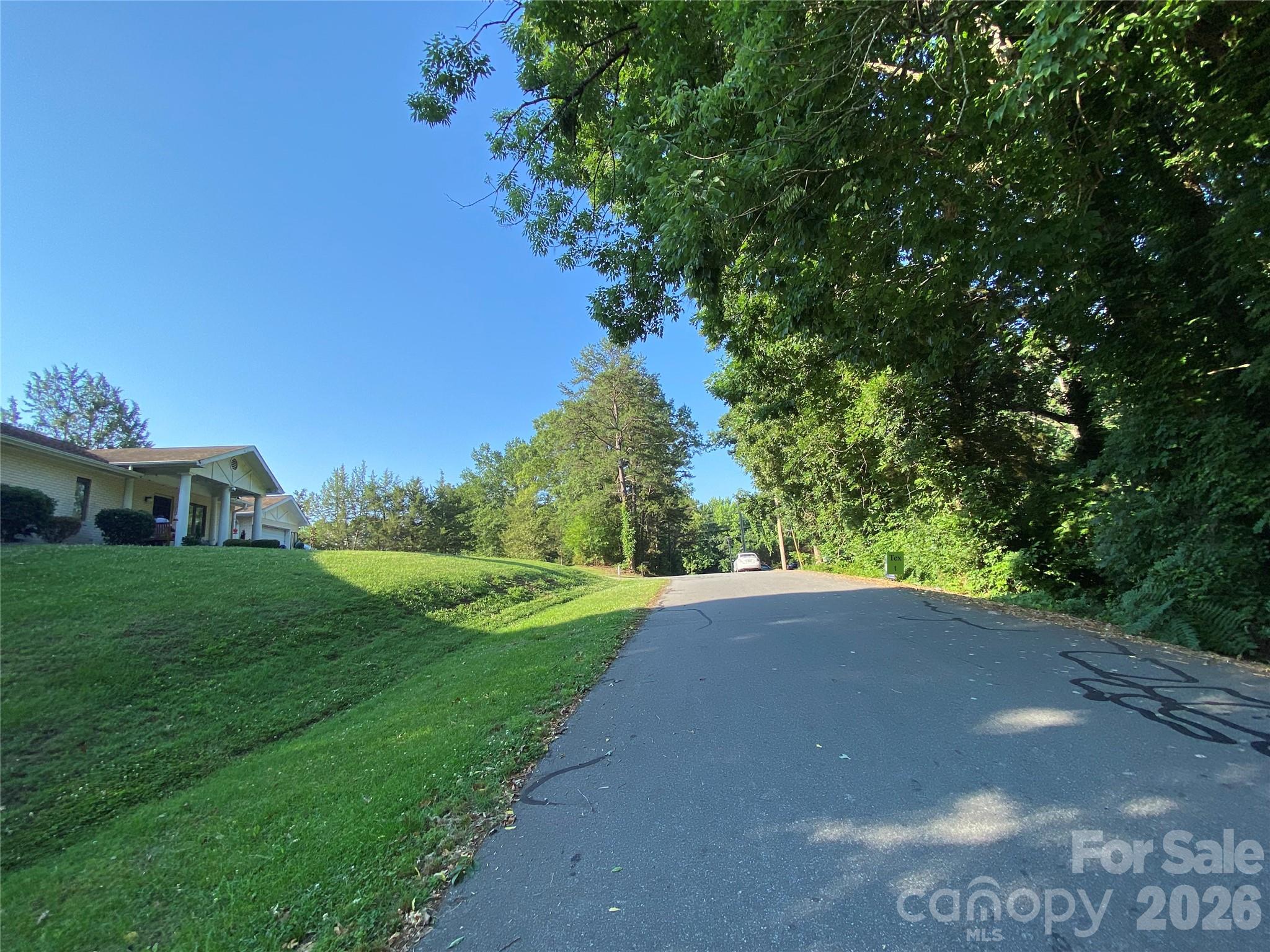 142 Paddington Drive SW