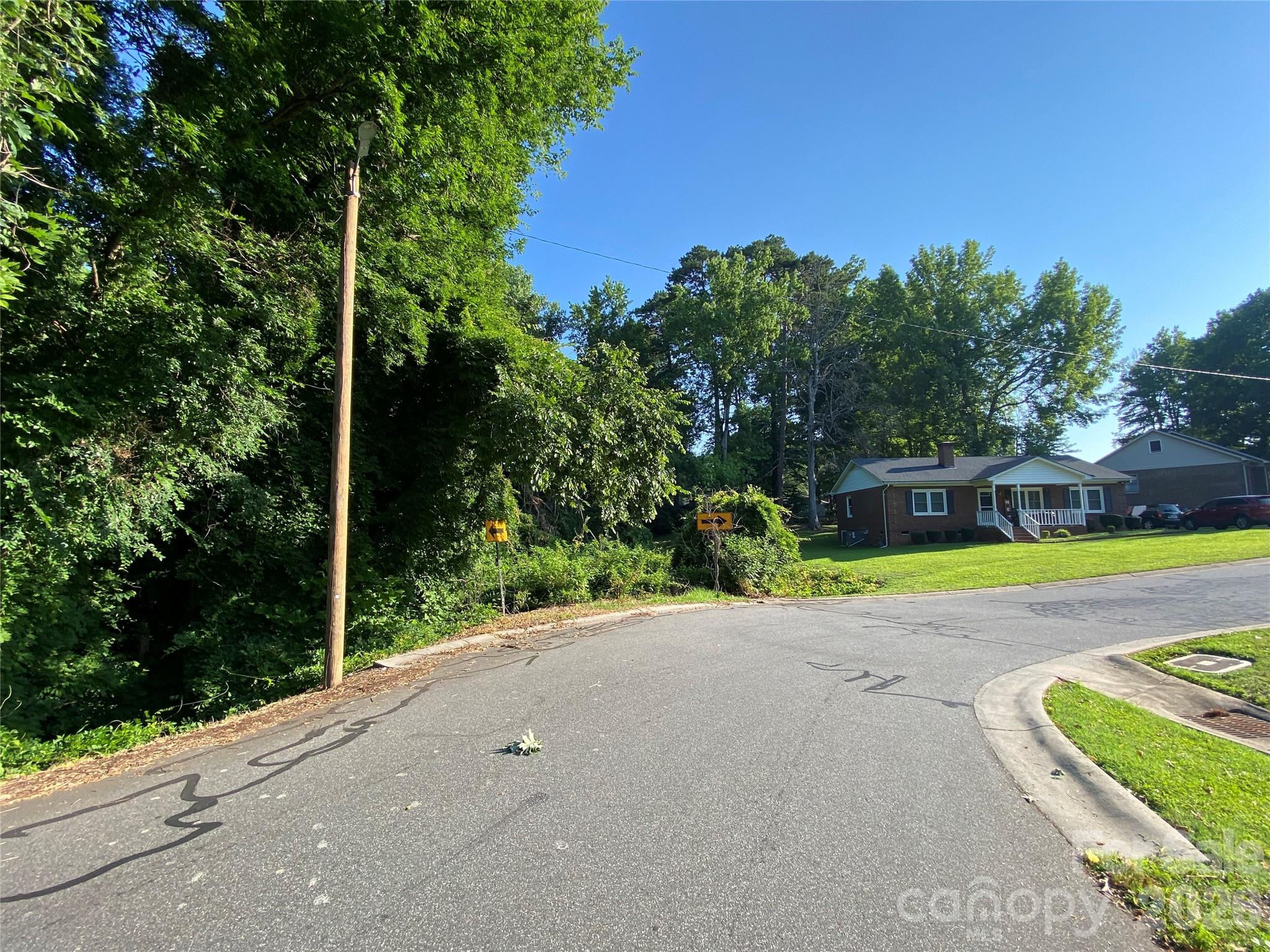 142 Paddington Drive SW