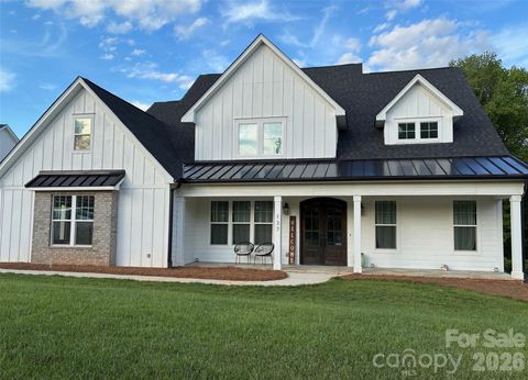 Photo of 137 Streamside Estates Drive, Mooresville, NC 28117 (MLS # 4376252)