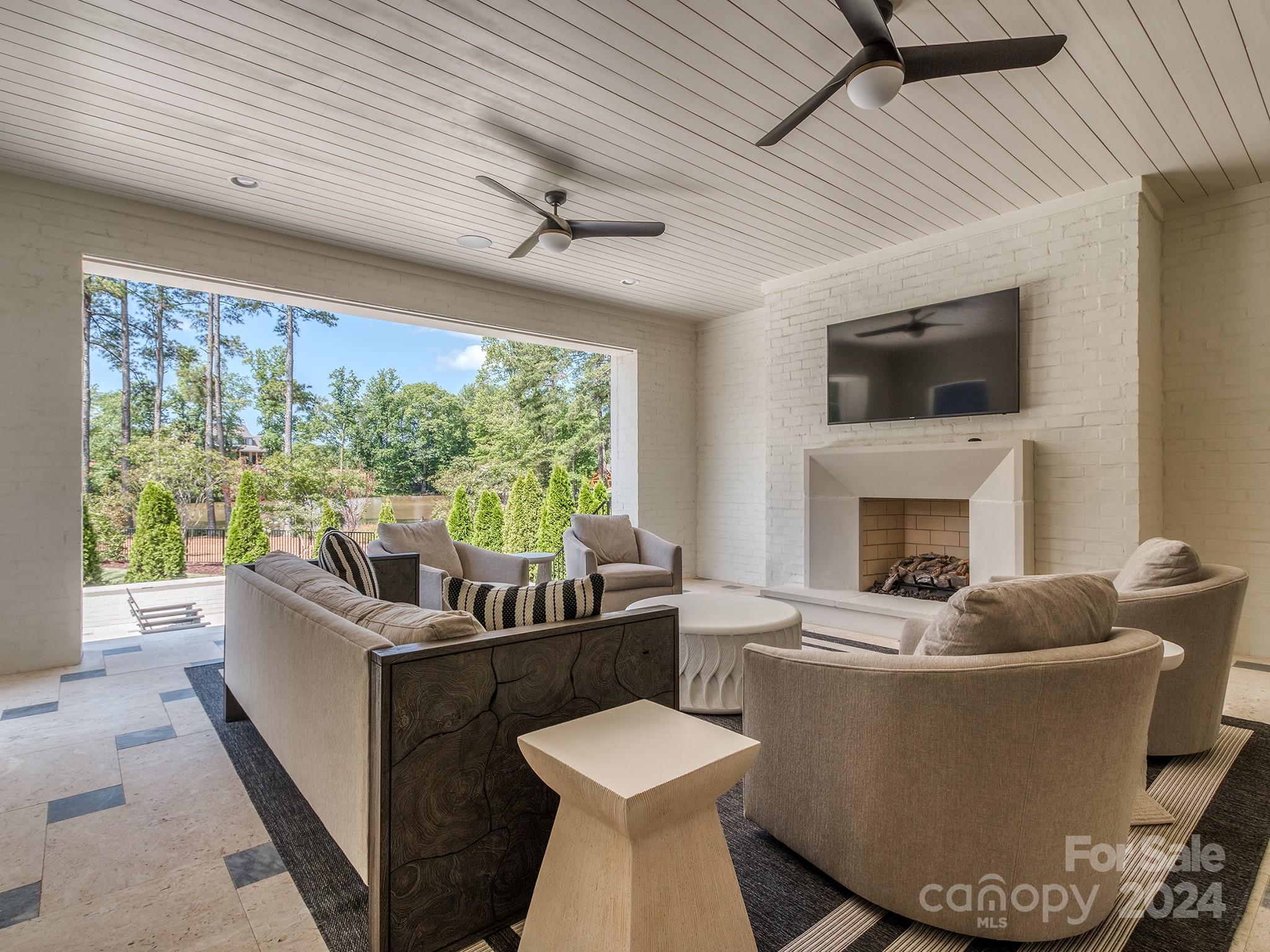 Twin Lakes - Residential