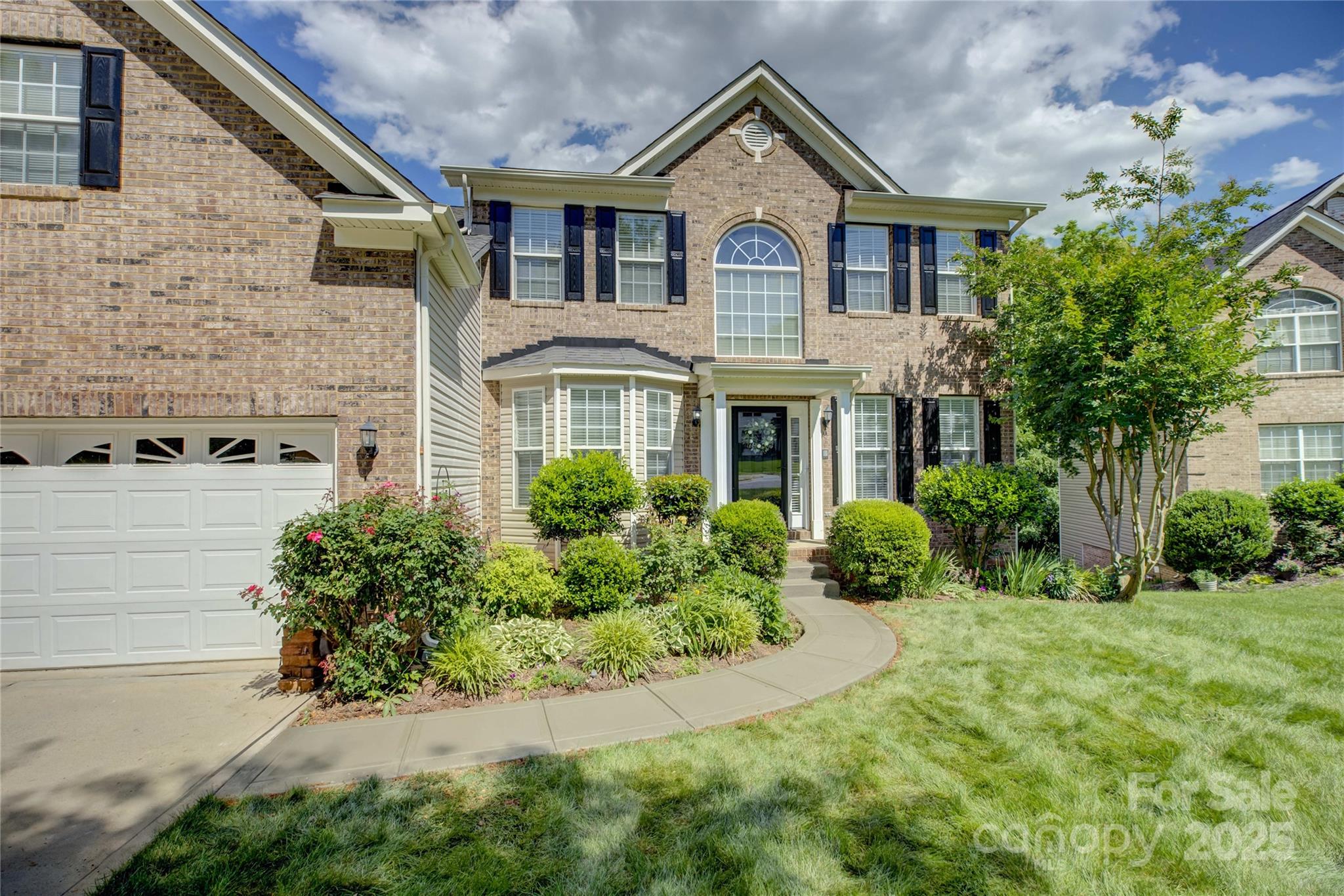 12125 Mountainside Lane