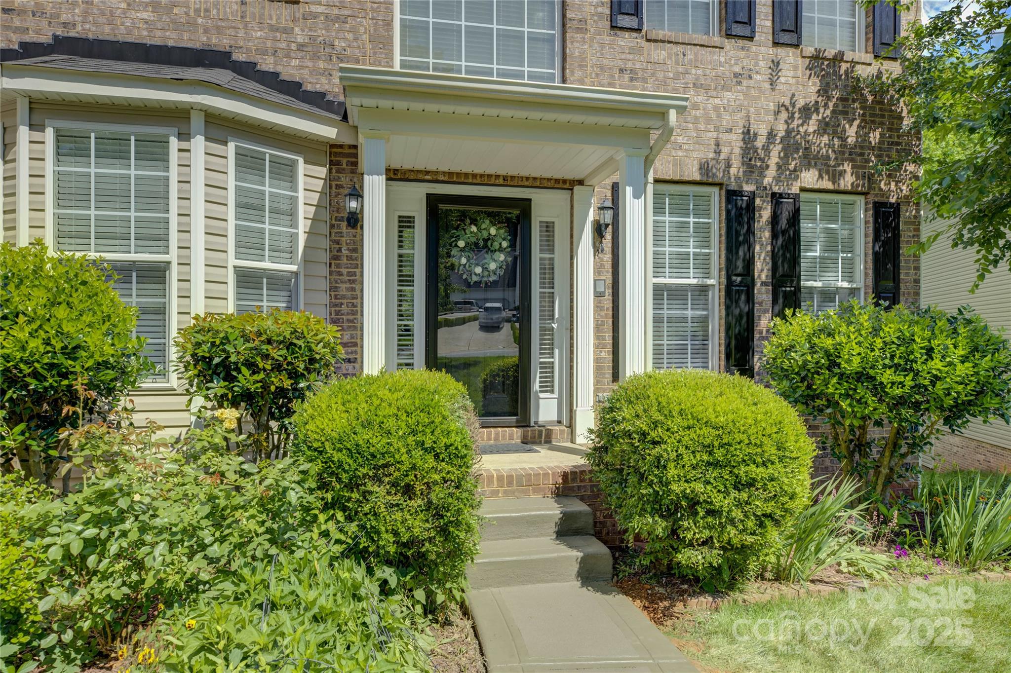12125 Mountainside Lane
