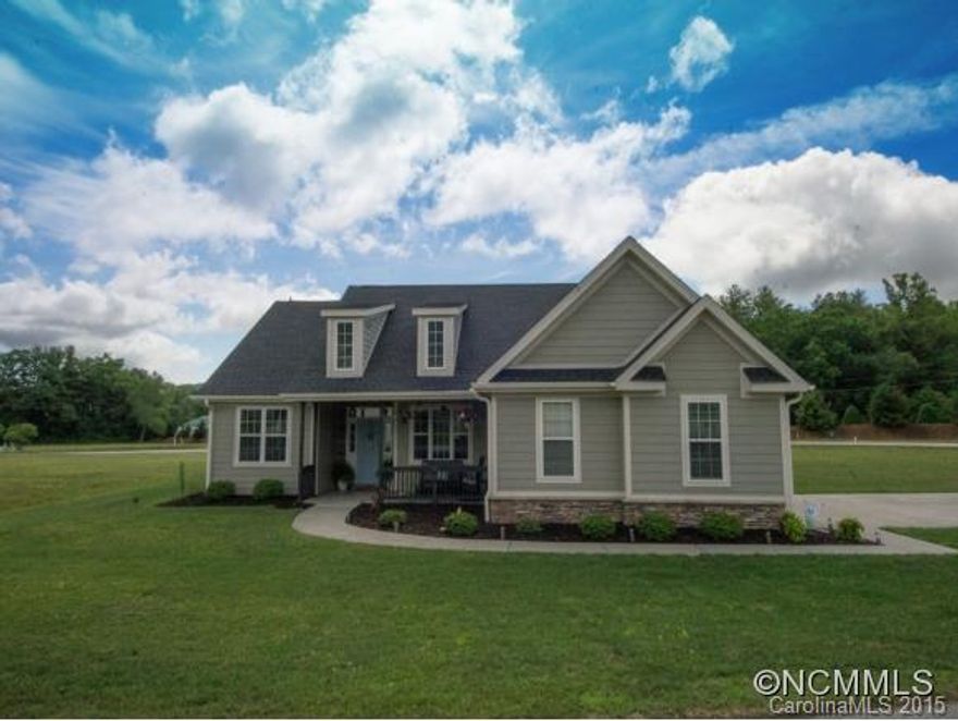 Gated community offers security, clubhouse, pool, fitness center & fishing pond. Home finishes include: hardwood floors in main living area, tile baths & laundry, master suite w/sitting area & tiled shower plus jet tub-master bath, split floor plan, great room w/fireplace & gas logs, kitchen w/breakfast area, formal dining in open floor plan, double car garage. City water & comm sewer. built 2007-Minutes from shopping, dining & interstate travel.